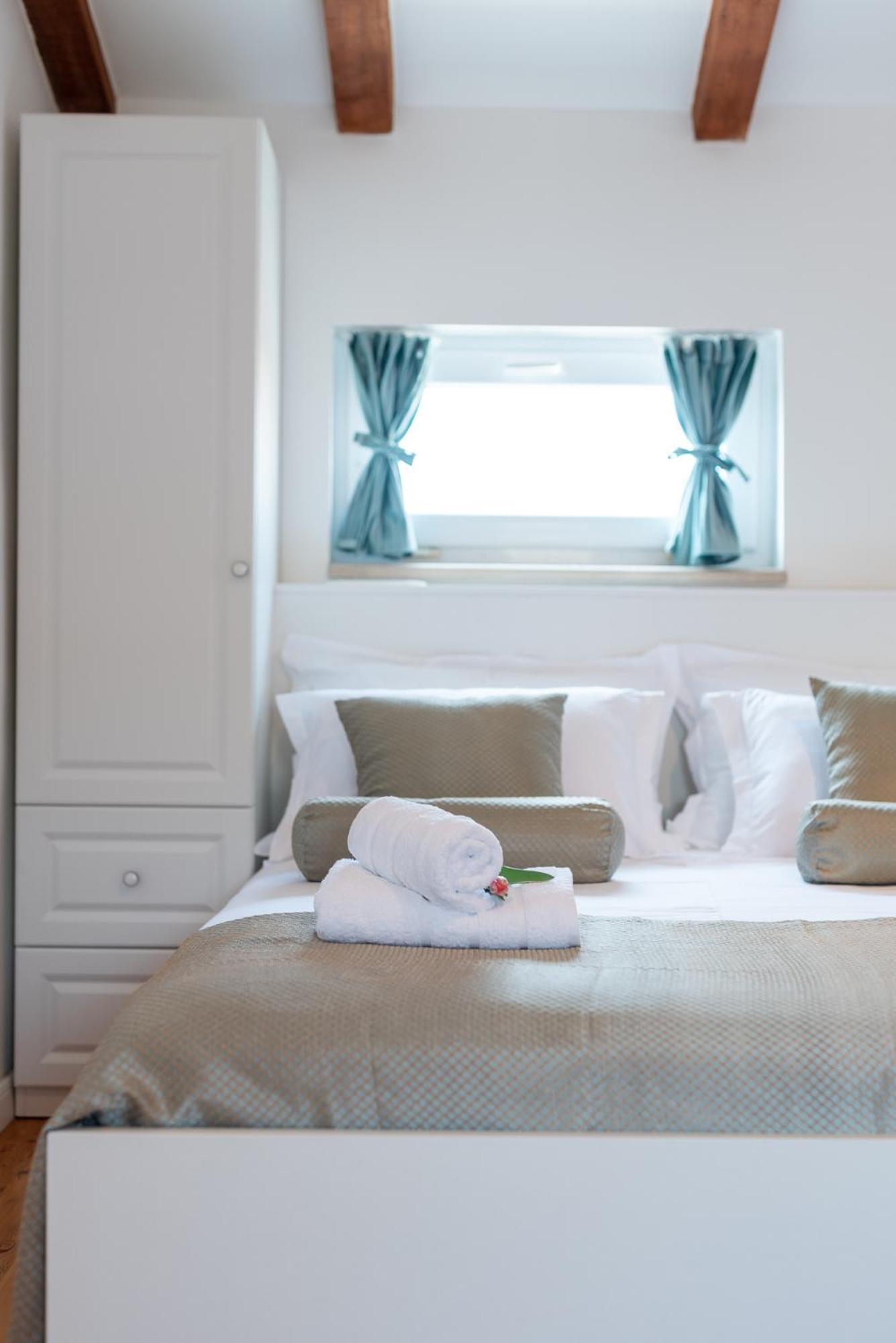 Manero Villa Трогир Екстериор снимка