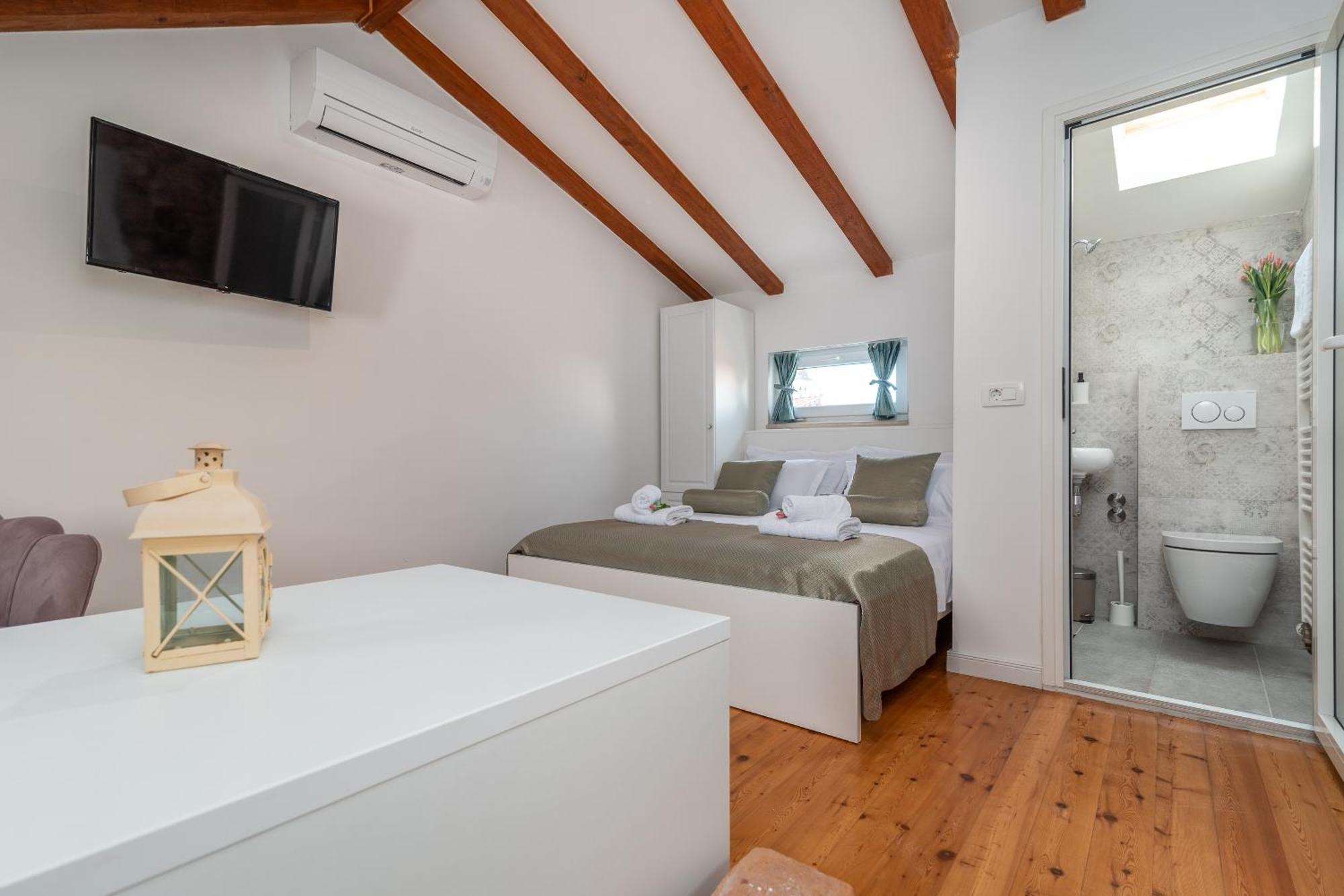 Manero Villa Трогир Екстериор снимка