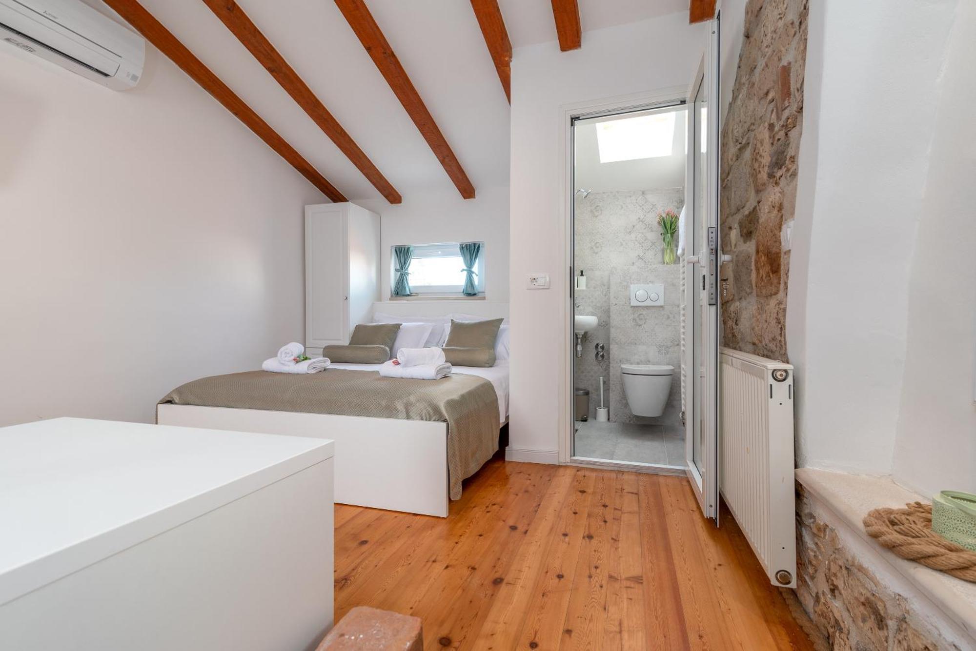 Manero Villa Трогир Екстериор снимка