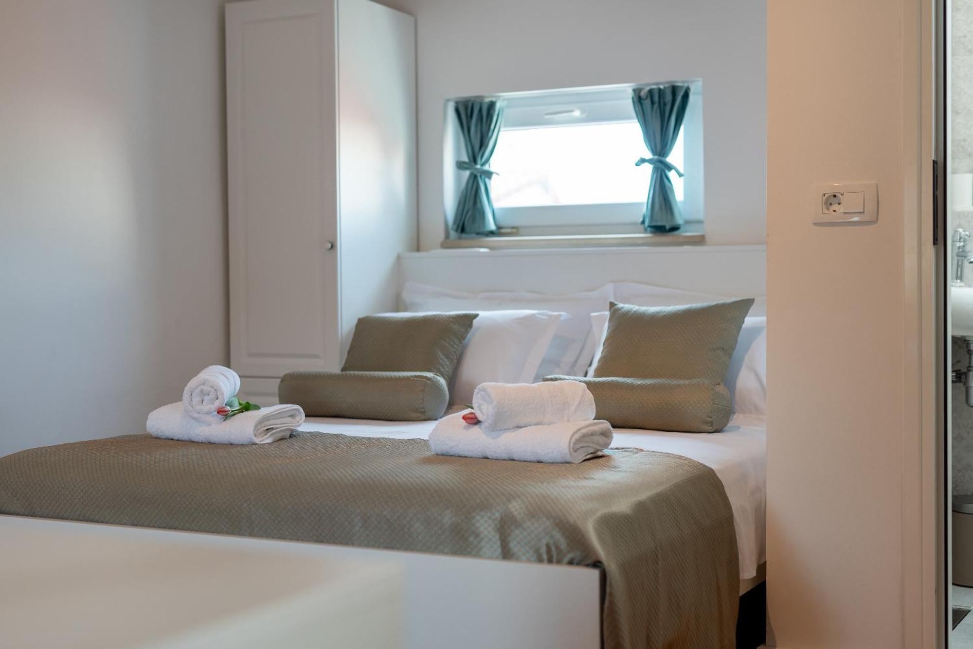 Manero Villa Трогир Екстериор снимка